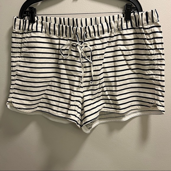 J. Crew Pants - J By J Crew Classic Striped Linen Shorts XL